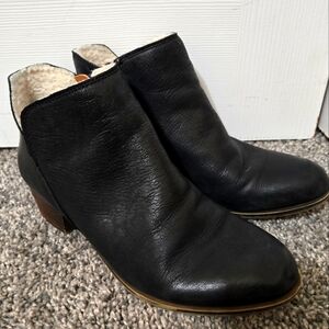 Lucky Brand Black Leather Booties Style Banterr2, Size 6.5, Faux Fur Lined
